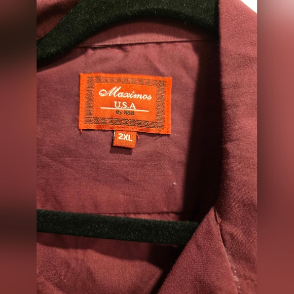 Guayabera Men's Burgundy/Maroon Embroidered Shirt - Picture 2 of 3